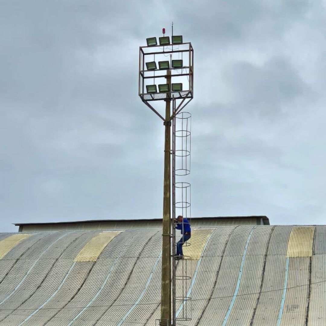 Yara Clube Investe em Nova Iluminacão para o Campo de Futebol, Melhorando Experiência dos Associados