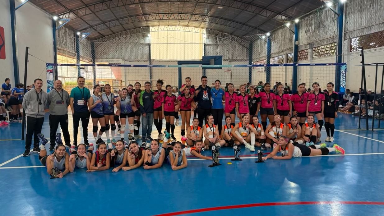 Voleibol do Yara Clube conquista pódios, destaques individuais e segue em evolução nas competições